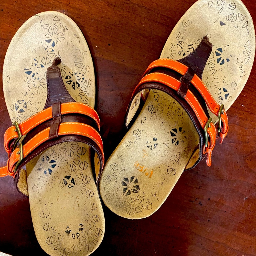 Dr Weil’s Arch support size 7 sandals.